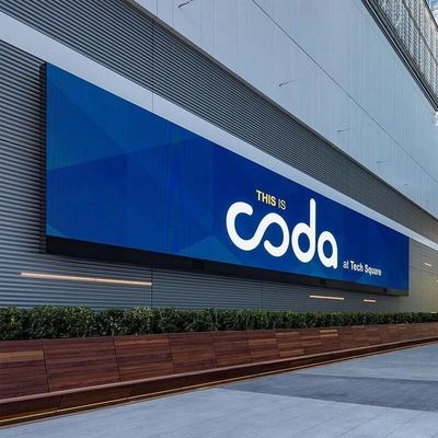 Полноцветная наружная панель LED-дисплея с бесшовным сцеплением LED-дисплея с 3D-дисплеем для невооруженных лиц