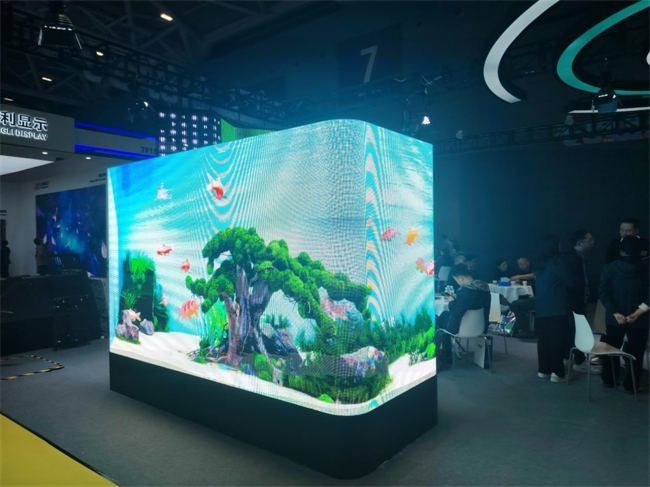 Наружный 3D L-образный изогнутый угол и правильный угол Решение P4 P5.7mm Led Display Screen Алюминиевый водонепроницаемый IP65 960*960mm Наружный рекламный светодиодный экран